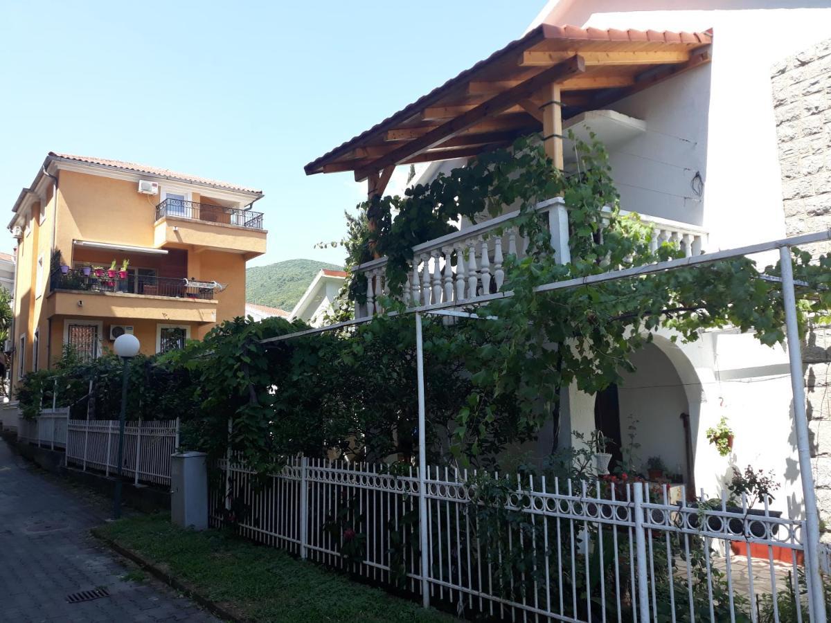 Astakos Apartments Budva Bagian luar foto