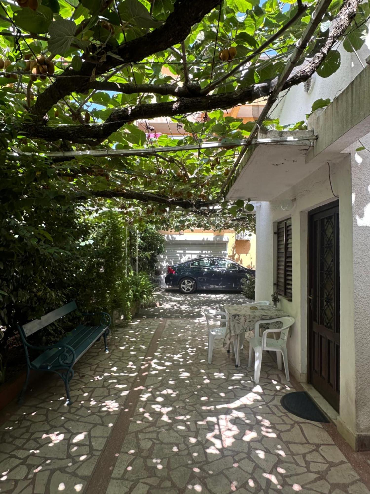 Astakos Apartments Budva Bagian luar foto